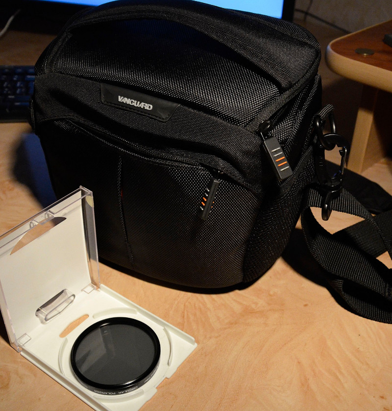 photo case and polaric filter