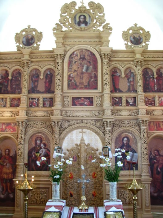 Петропавлівська церква іконостас