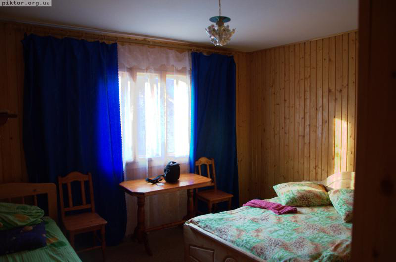 Кімната у Богдана
