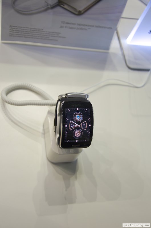 Samsung розумний годинник