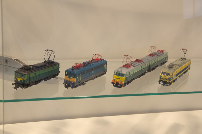 Різні локомотиви