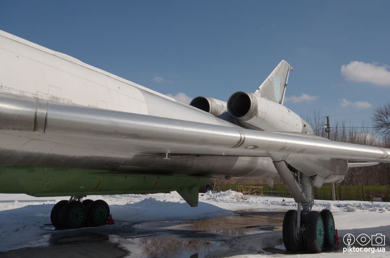 Двигуни Ту-22