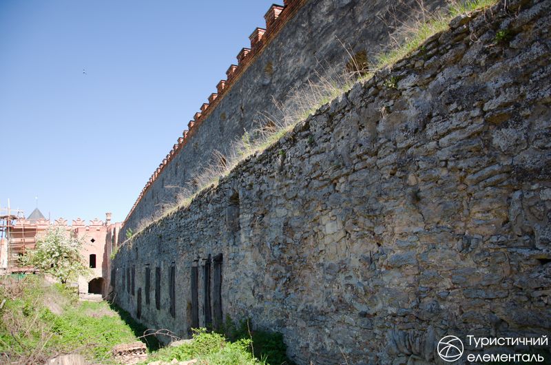 Стіна замку